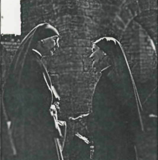 Mary von Rosen i samtal med Mater Vicaria Anna Alexandersson i Alvastra kloster